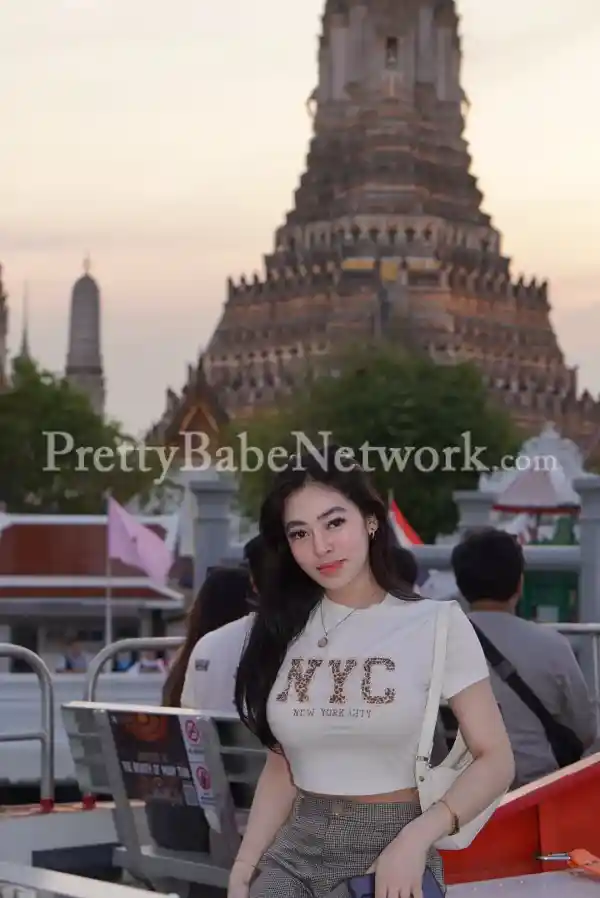 Filipino Air Hostess Call Girl in Gurgaon Sector 57 Bernila Offering Sex Services