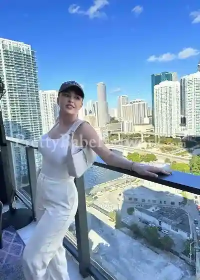 Indian Girl Akansha Here! Only WhatsApp! Location- Golf Course Road, Gurgaon