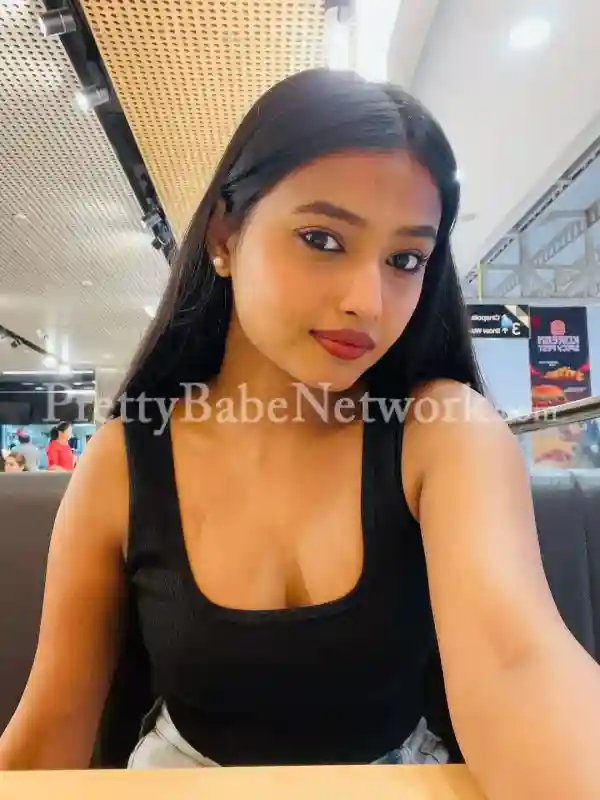 Young Gurgaon Call Girl Chavi Ready to Make Your Sex Dreams True