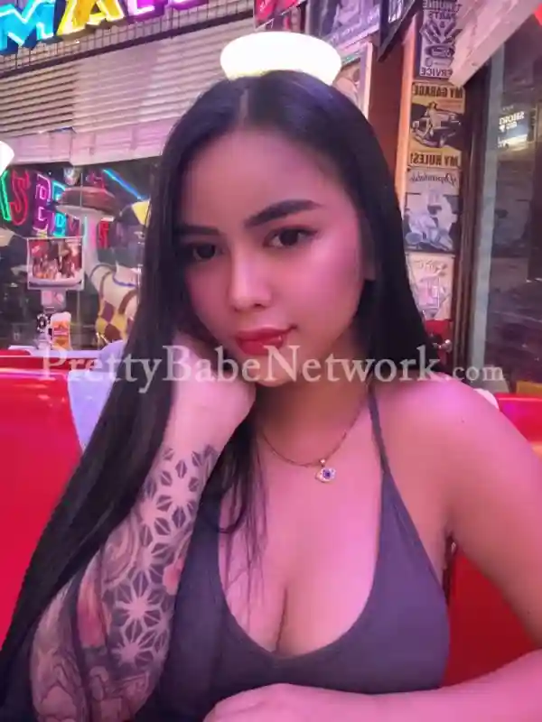 Elmarie- Filipino Call Girl in DLF Phase 5! Massage & Escort Service in Gurgaon