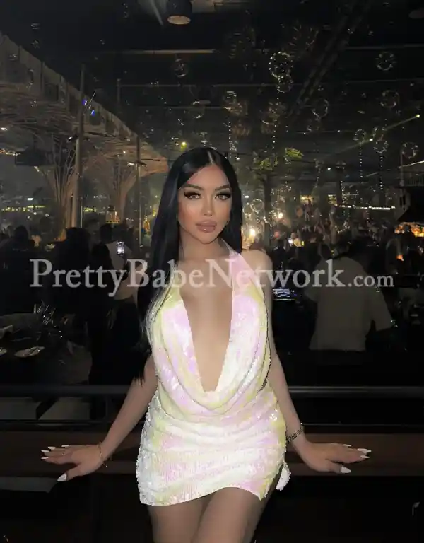 WhatsApp Keira- Singaporean Escort near Adree City, Gurgaon for Sex Meets & Parties