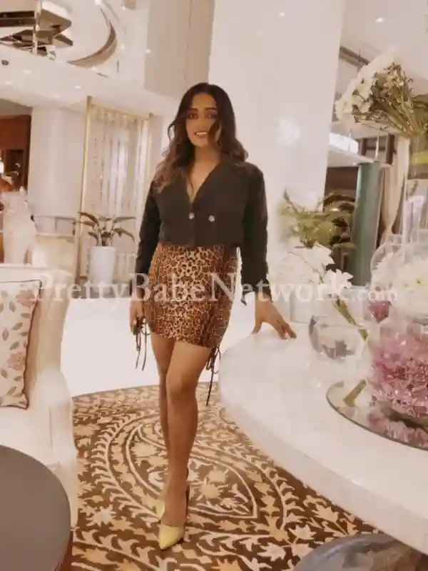 I am Mehak - College Call Girl Available for Incalls & Outcalls in Sector 57, Gurgaon