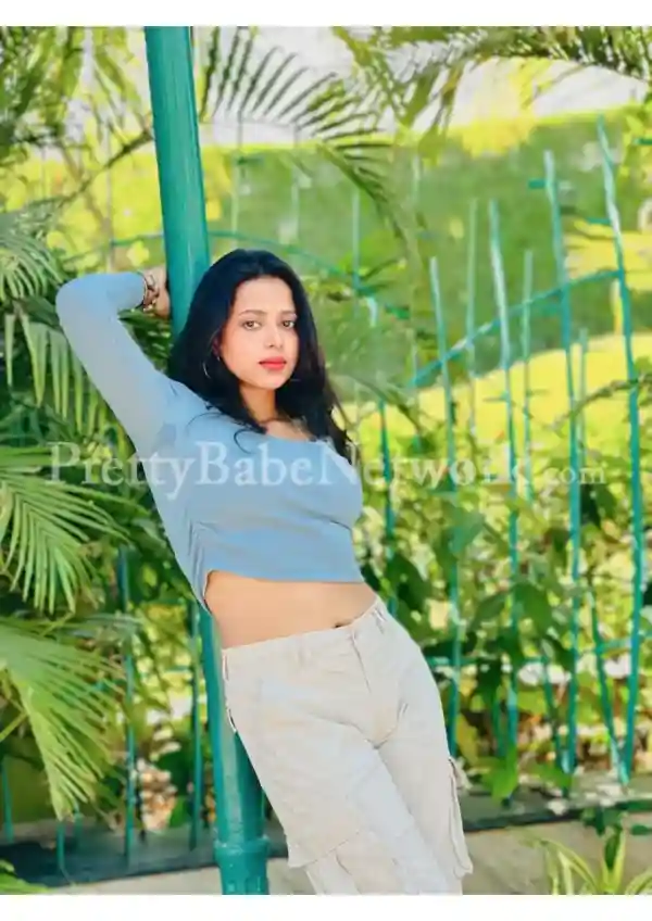 Newest 22-year-old Independent Call Girl Roshni in Gurgaon Awaits You