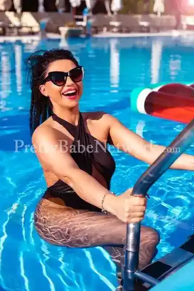 Seductive Escort Girl Tripti Available for Real Meets & Cam Shows