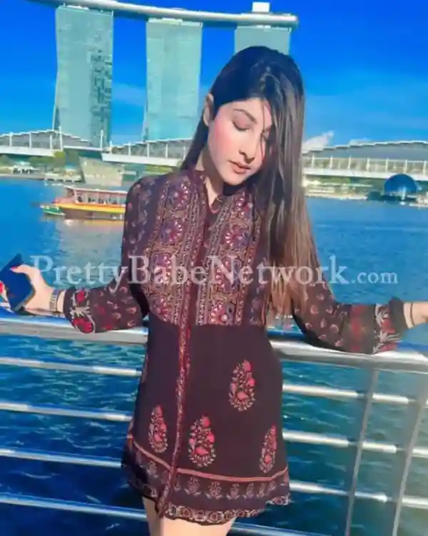 I'm Navya - Your High-Class Escort Available in Gurgaon Sector 83 for Hookups