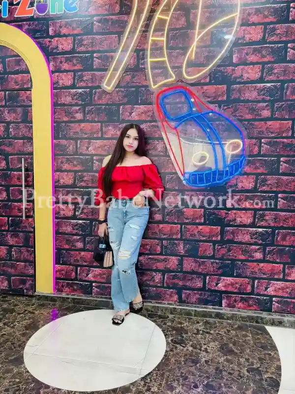 Indian Model Girl near Sunday Hotel & Residences, Gurgaon, For a Delicious Sex