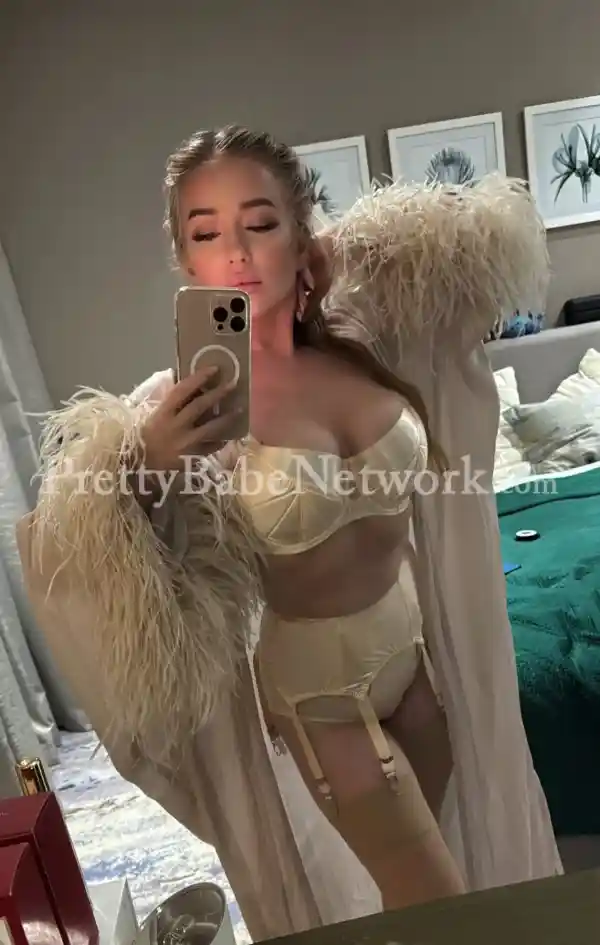 Meet Antuanna - A Model Polish Escort New in Gurgaon near Nirvana Country