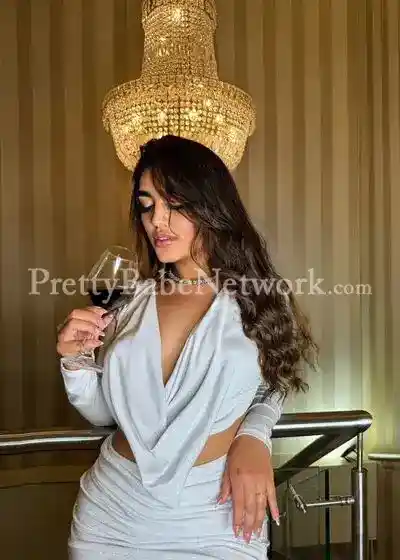Myself Dipi, Working Independently! Only Outcalls in 3/4/5-star Hotels
