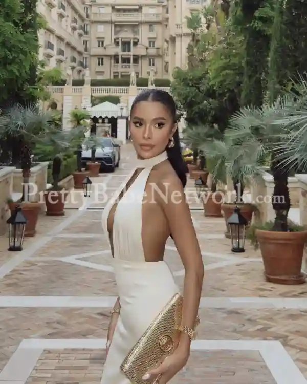 Meet Model Cum Spanish Escort Valeria Offering Dating & Escort Services in Gurgaon