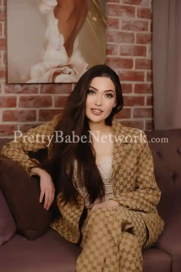 I'm Ekaterina! Kazak Escort in Gurgaon Sector 106 for Respectful Men Only