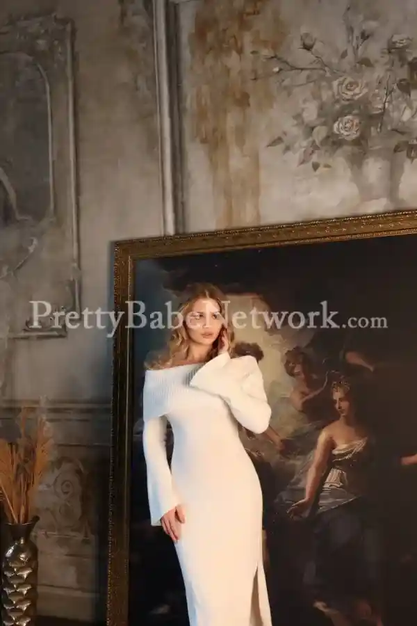 Milana- Young Russian Escort in MG Road, Gurgaon! Enjoy Passionate Orgasms