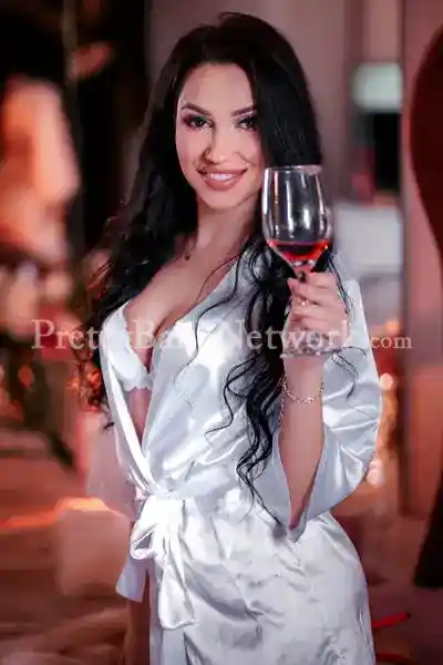 Seeking a Genuine Uzbek Escort in DLF Phase 1, Gurgaon? I am Soliha, Only for You