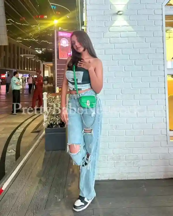 Struggling Actress Escort in Gurgaon Suhana! Service in Only 3/4/5-star Hotels