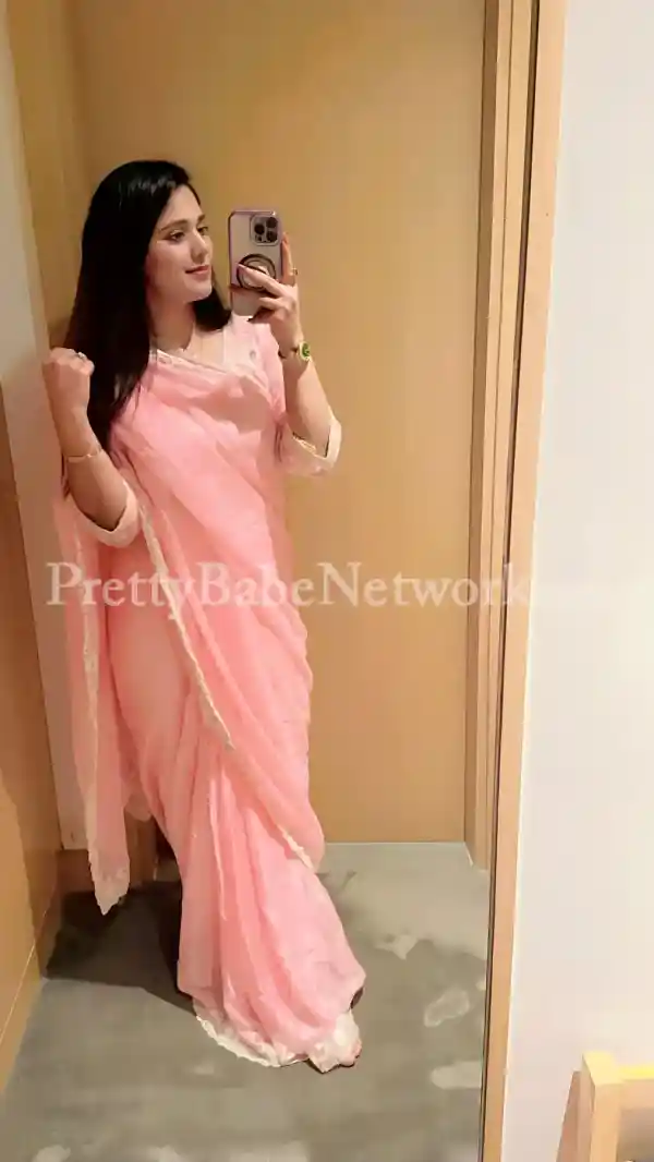 Open for All Men! Kamini Housewife Escort in DLF Phase 3, Gurgaon for Intense Orgasm