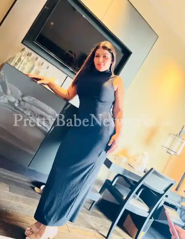 Voluptuous Gurgaon Bhabhi Escort Keerti Ready For an Intense Sex With You