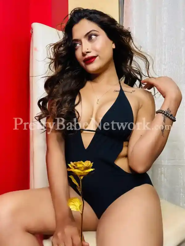 Best Housewife Escort in Gurgaon Sector 49 Manvika is Here to Satisfy You