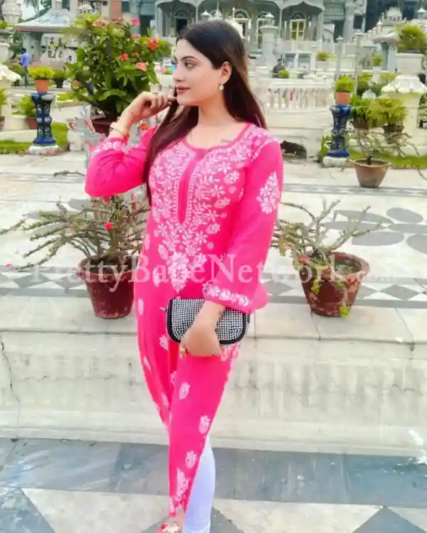 Best Housewife Escort in Gurgaon Sector 49 Manvika is Here to Satisfy You