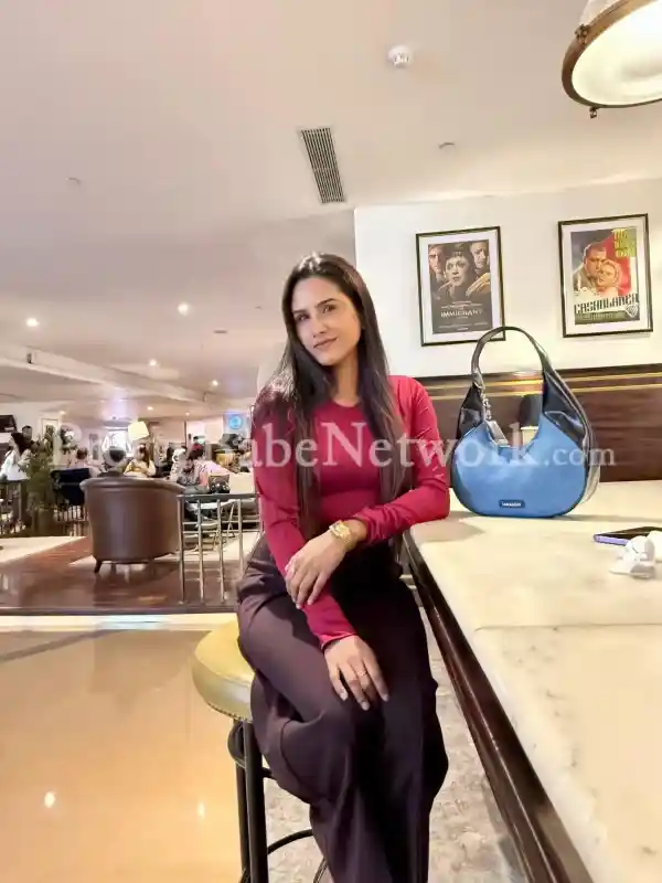 Meet Me at Sector 31, and I'll Become Your Favorite Bhabhi Call Girl in Gurgaon