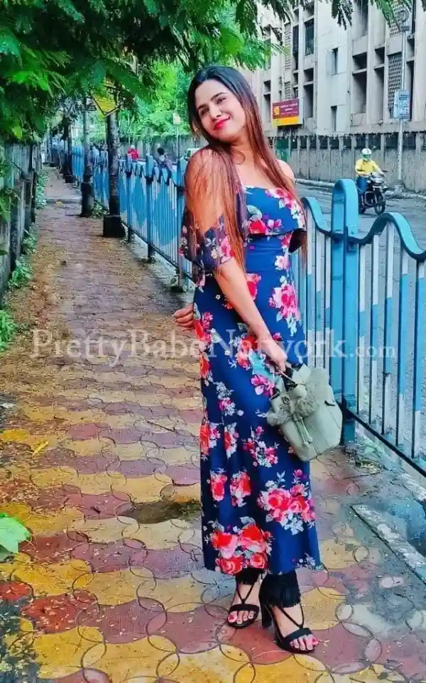 Meet Me at Sector 31, and I'll Become Your Favorite Bhabhi Call Girl in Gurgaon