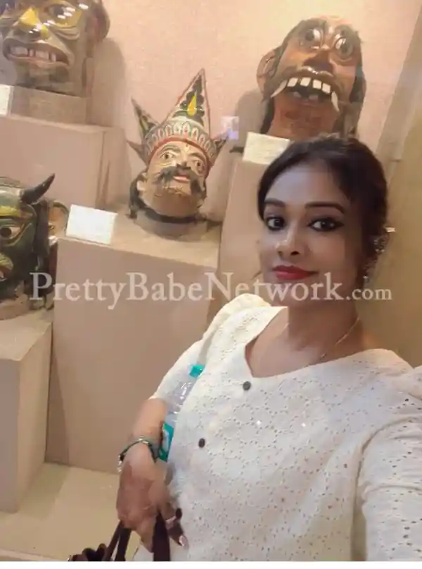 Call or Message for Single Shot or Night! Housewife Escort in Gurgaon, Living near Sector 31